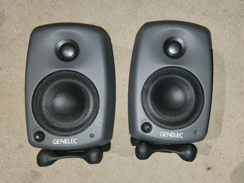 Monitores Genelec 8020a