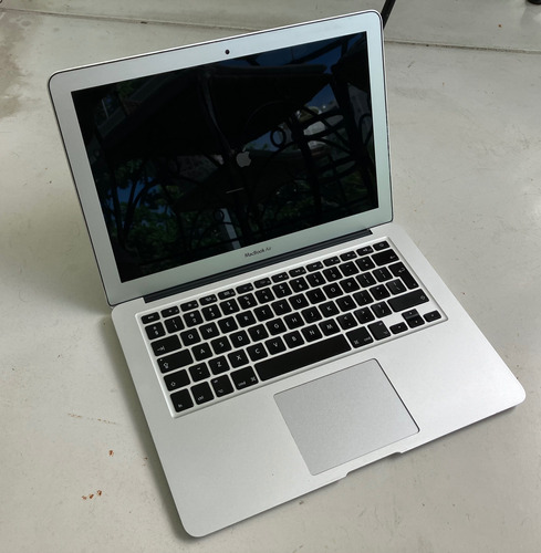 Macbook Air A1466 2014 13.3  I5 8gb Ram 512gb Ssd