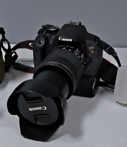 Câmera Canon Rebel T4i/650d-16.000 Clics+flasch+manuais+cds