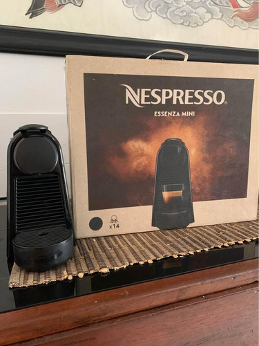 Cafetera Cápsulas Essenza Mini Nespresso