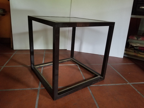 Mesa Ratona De Vidrio Metal Y Acero 