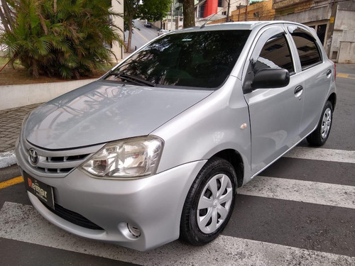 TOYOTA HATCH ETIOS X 1.3 (FLEX)  2013 COMPLETO 