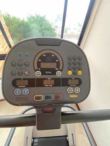 Máquina De Correr Semi Pro Usada Technogym Spazio Forma