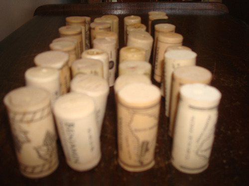 Tapones  Plastico De Botellas De Vino Usados Por 150 Unid.