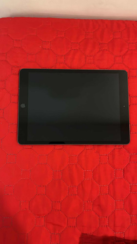 iPad Octava Generación Sin Detalles De 32 Gb Color Negro