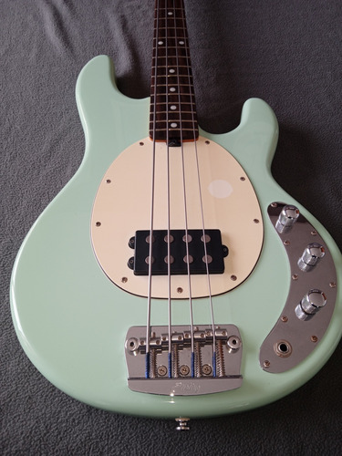 Musicman Sterling 34 Ca  Stingray 