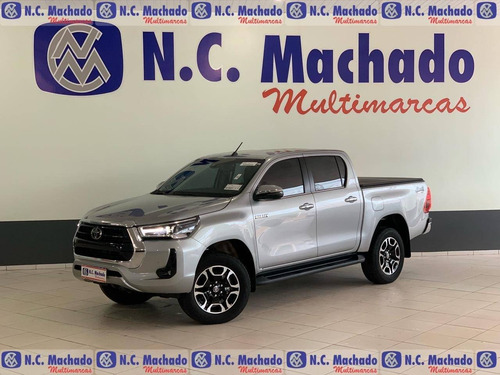 TOYOTA HILUX 2.8 D-4D TURBO DIESEL CD SRX 4X4 AUTOMÁTICO