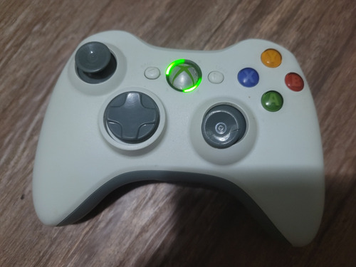 Controle Xbox 360 Branco Acende Mas Vendido No Estado *leia*