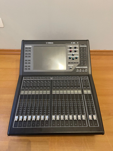 Mesa Digital Yamaha Ql1 Com Case Semi Nova