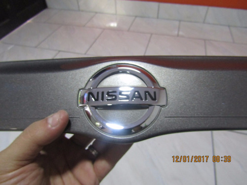 Moldura De Luz De Placa Nissan Versa 2013-2015 Foto 5