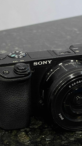 Câmera Sony A6400 + 16-50mm
