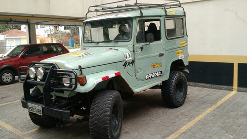 TOYOTA BANDEIRANTE JEEP CURTO