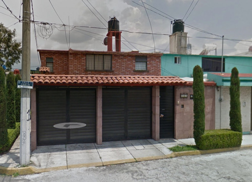 Casa En Venta  Ciruelos Metepec !!