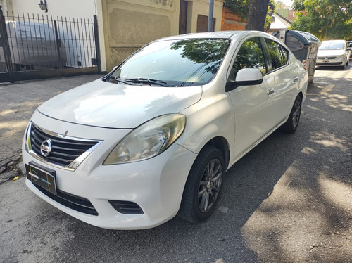 Nissan Versa 1.6 Visia Mt / Gnc / 2014