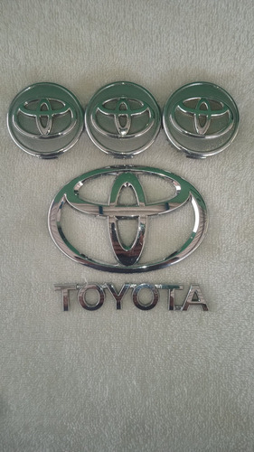 Emblemas Traseros Toyota Corolla Gli Y Tapas Centro Rin  Foto 2