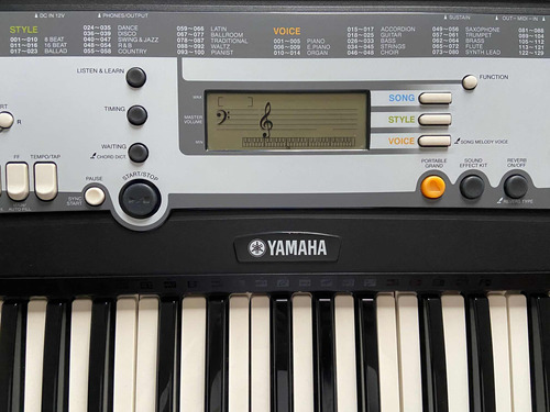 Teclado Musical De 61 Teclas Yamaha Psr Series Psr-e213