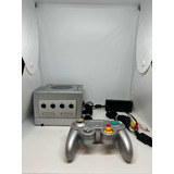 Nintendo Gamecube Plateada + 1 Juego