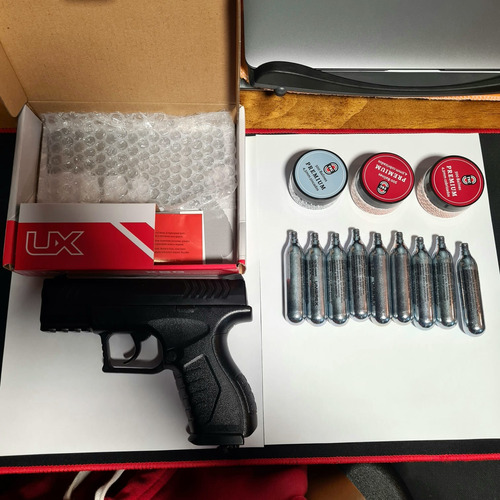Pistola Umarex Ux Xbg + 1500 Municiones + 9 Co2