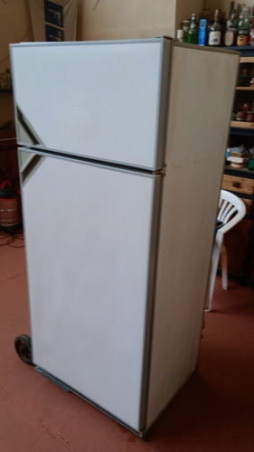 Heladera Con Freezer Para Reparar 