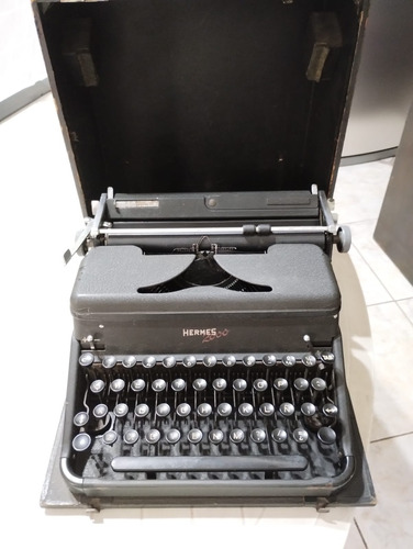 Maquina De Escribir Antigua, Excelente Estado, Año 1947