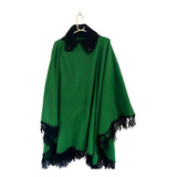 Ponchos Artesanais De Lã Com Golas Em Tricô