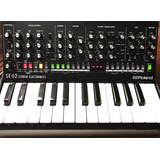 Roland Se-02 (incluye Teclado)