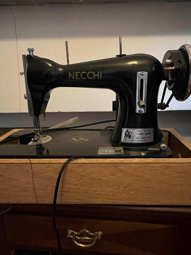 Maquina De Coser Antigua Electrica Con Cajón