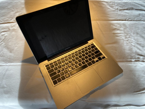 Macbook Pro (13 Inches, Early 2011) - Usado