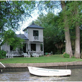 Bajo De Precio! Preciosa Casa Sobre El Rio Lujan Con Gran Lote, Frente Al Museo Naval.