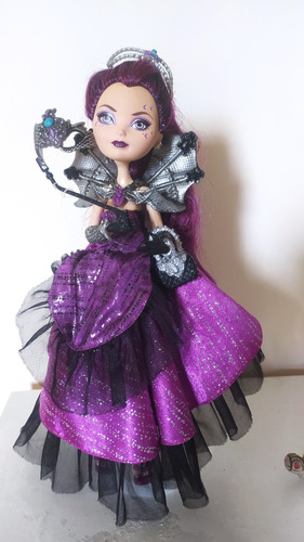 Boneca Ever After High Raven Queen - Thronecoming