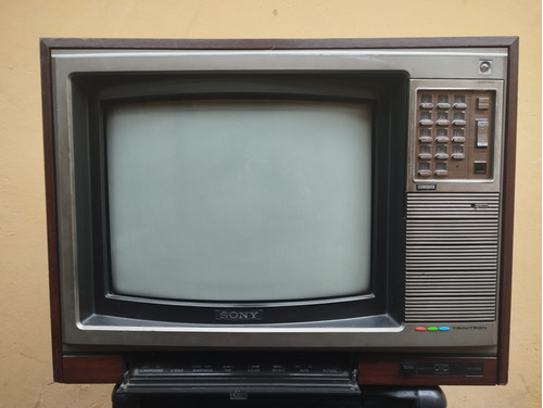 Rara Tv Sony Trinitron Kv-1543r Colorida Funciona Parcialmen