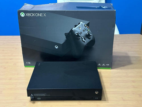 Microsoft Xbox One X 1tb Standard  Color Negro Usada