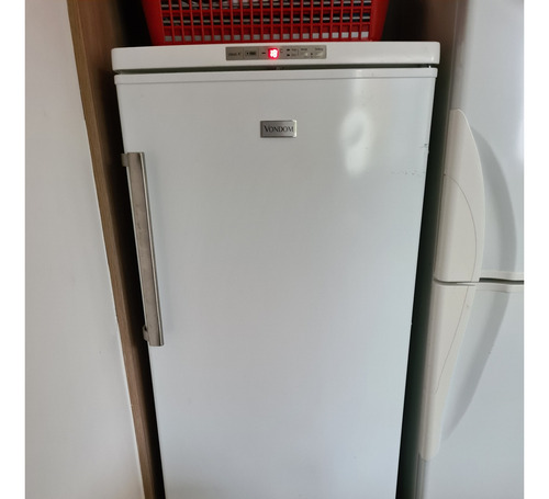 Freezer Vertical Vondom Fr140  Blanco 164l 220v - 240v 