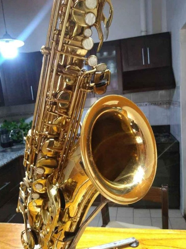 Saxofón Tenor Ocean. 