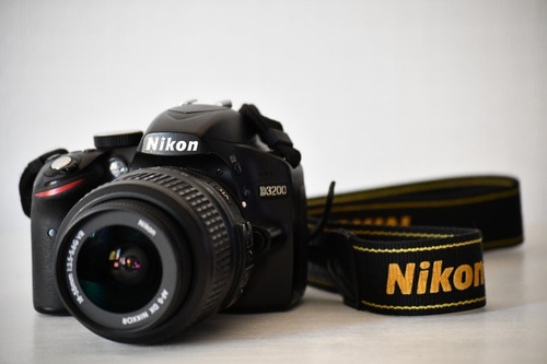Cámara Nikon D3200 Dslr + Lente 18-55mm 3.5-5.6g Vr