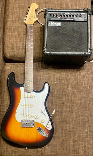 Guitarra Squier Stratocaster Bullet Start Y Amplificador