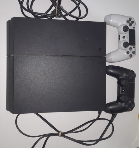 Playstation 4 500gb + 2 Controles + Cable Power + Cable Hdmi