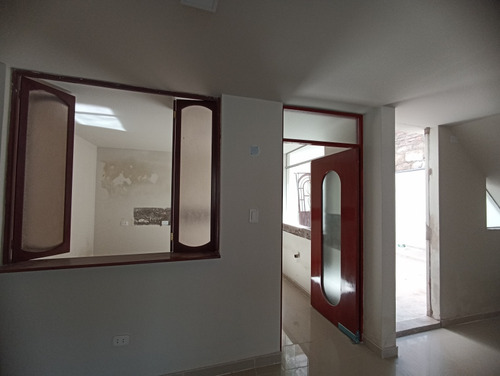 Casa En Venta / 150 M2 A Precio De Remate - Imagen 3
