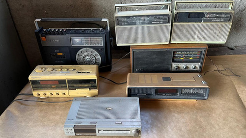 Lote De 7 Radios Antigos Para Restauro Retirada De Peças