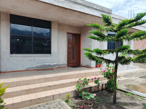 Venta De Casa De Campo, Con Una Área De Terreno De 1500 Metros Cuadrados, Sector Quimiag