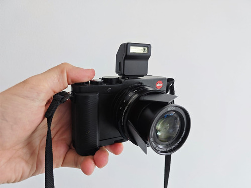 Câmera Digital - Leica D-lux (typ 109) 