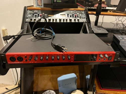 Interfaz De Audio Focusrite Clarett Thunderbolt 8pre 