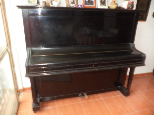 Piano Vertical Gottfried Strauss Serie 14810