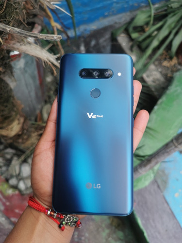 LG V40