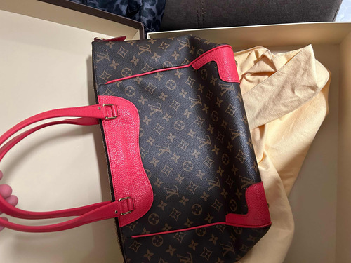 Bola Louis Vuitton