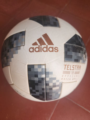 Pelota adidas Telstar Russia 2018 (poco Uso)