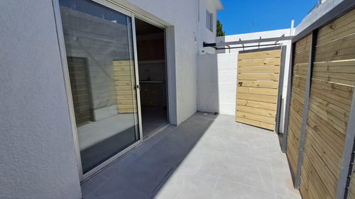 Oportunidad A Estrenar Con Patio - Imagen 2