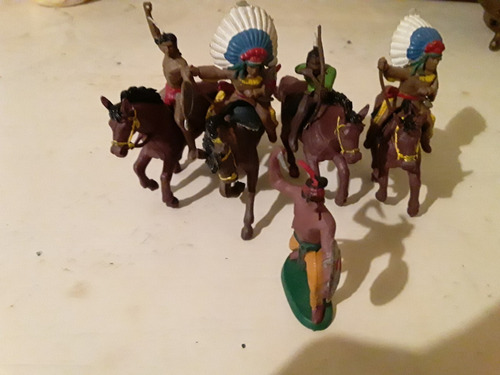 Soldaditos Indios Y Caballos De Los 80. Lote De 5.