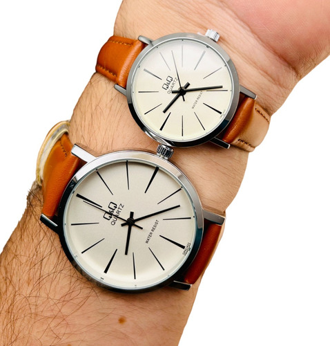 Pareja De Relojes Q&q En Cuero + Envio