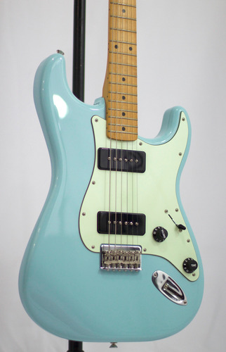 Fender Noventa Stratocaster P90 Mex Daphne Blue